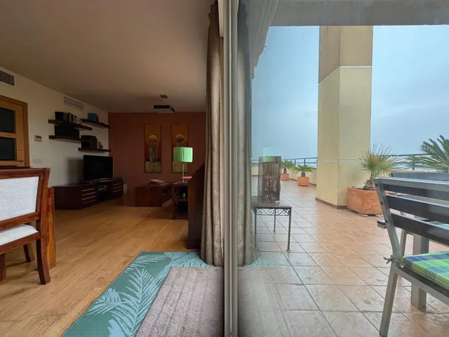 Ático Con Impresionantes Vistas Al Mar Y Cuatro Dormitorios En Torremolinos — 32