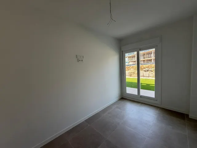 Bajo SUROESTE con altura de primera con terraza y jardín con vista al Mar — 13