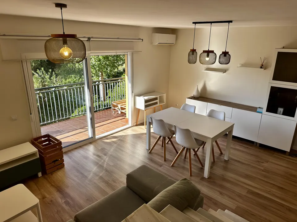 Duplex con apartamento independiente y patio privado en Málaga