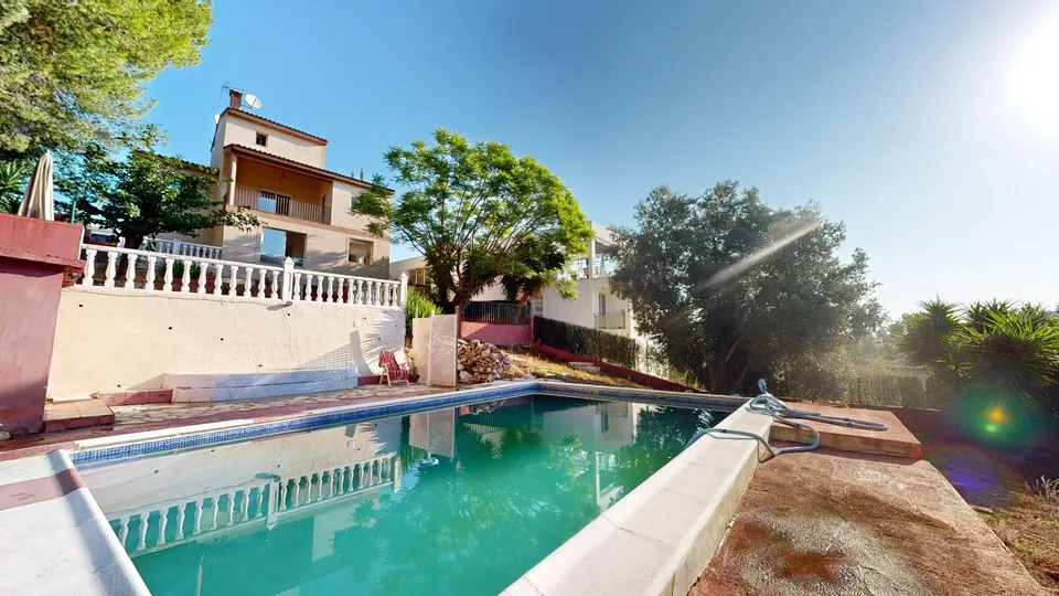 ESPECTACULAR CHALET EN SANTO DOMINGO CALICANTO