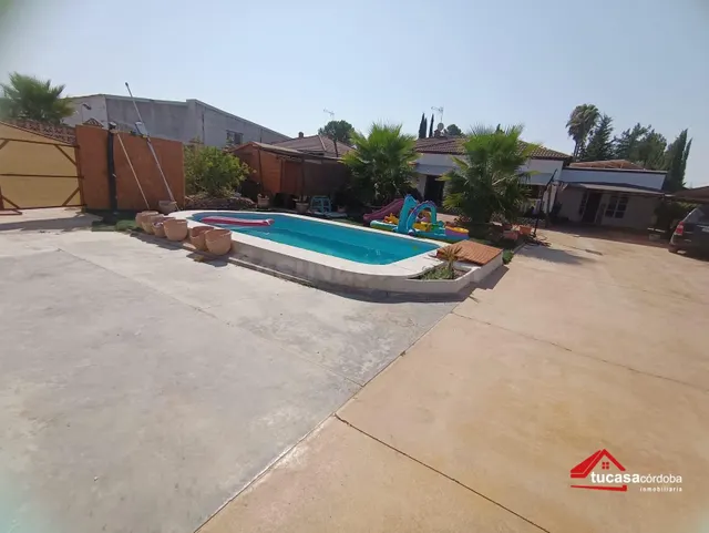 ¡Vive rodeado de naturaleza en este magnífico chalet de una  - foto 3