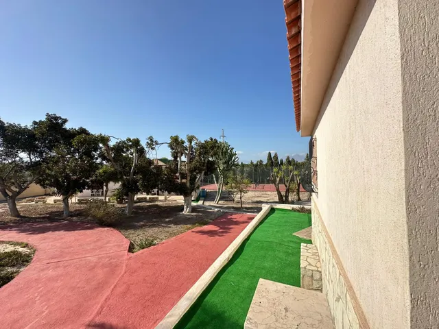 Espectacular chalet en Las Paulinas con vistas despejadas — 38