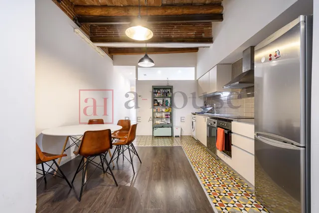 Piso listo para entrar a vivir con balcón y doble orientación en vila de gràcia — 9