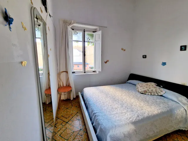 EXCLUSIVO CONJUNTO DE DOS CASAS CON JARDÍN Y GARAJE A 300 METROS DE LA PLAYA DE A RAPADOIRA – FOZ — 50