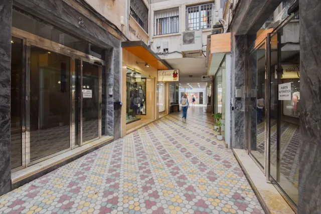 FANTÁSTICO PISO EN PLENO CENTRO DE GRANADA — 35