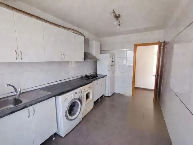CHALET CON PARCELA Y VISTAS EN CUMBRES DE CALICANTO – ALQUIL - foto 4