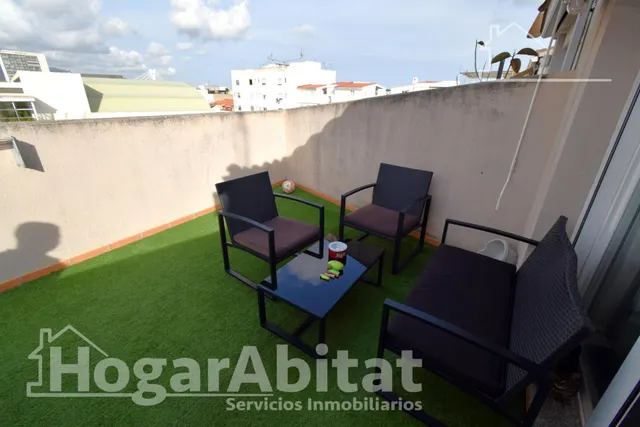 Amplitud y vistas panorámicas en este luminoso ático dúplex reformado con terraza y garaje junto a la universidad — 9