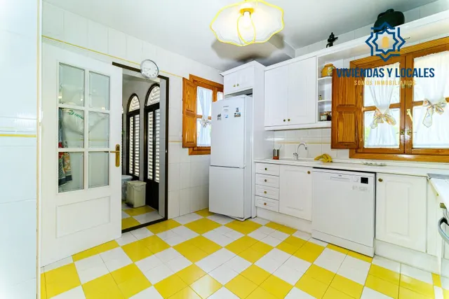 ¡Tu Oasis Privado de Lujo en Cortijo del Aire: Piscina, Espacio y Exclusividad en Albolote! — 14