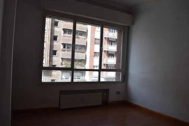 Piso Avenida Hermanos Menéndez Pidal — 13