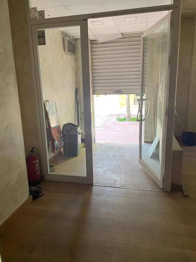 Se vende bajo comercial en perfecto estado — 4