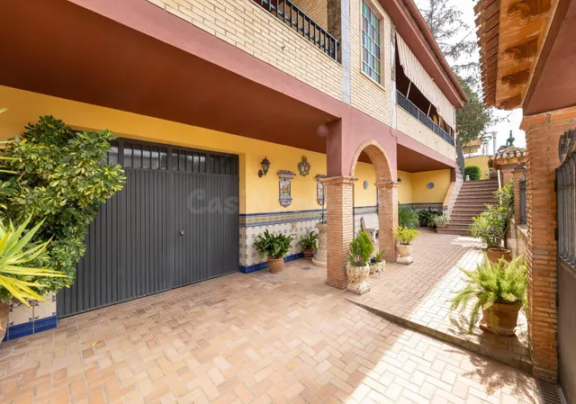 Espectacular chalet independiente con piscina en Alfacar — 5