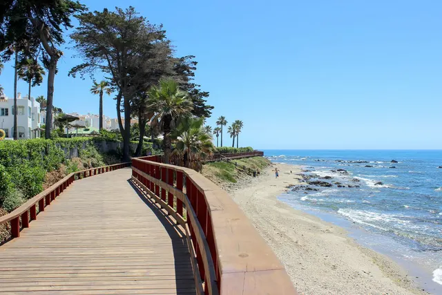 Chalet 4 habitaciones 352m² en venta - Riviera del sol — 28