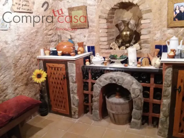 VIVIENDA UNIFAMILIAR CON PATIO Y TERRAZA