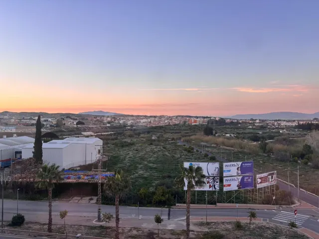 Piso reformado en 5ª planta con garaje en excelente zona de  - foto 2