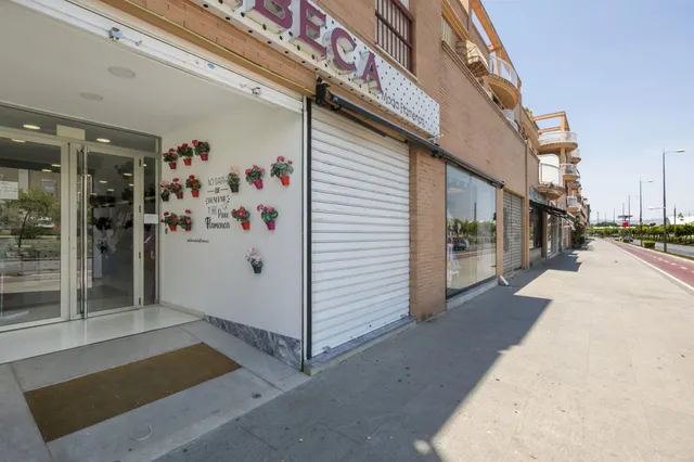 Local comercial en una ubicación estupenda! — 2