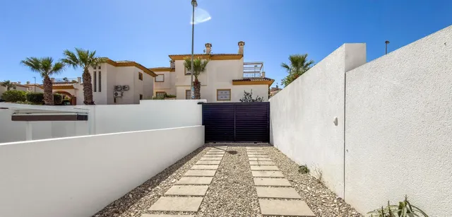 Chalet 4 habitaciones 240m² en venta - DOÑA PEPA — 32