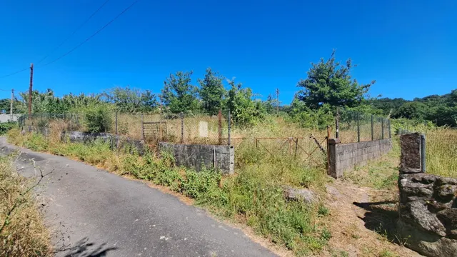PARCELA EDIFICABLE 1.566 m2. Zona MELIAS (Pereiro de Aguiar)