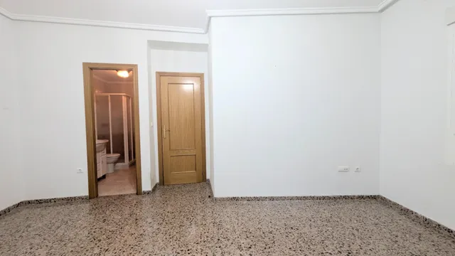 SECTOR 5, VIVIENDA MUY LUMINOSA, OBRA SEMINUEVA, CON ASCENSOR Y EXCELENTES VISTAS. — 14