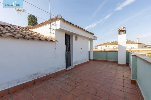 Casa independiente a 5 minutos de Granada en buen estado para entrar a vivir — 32