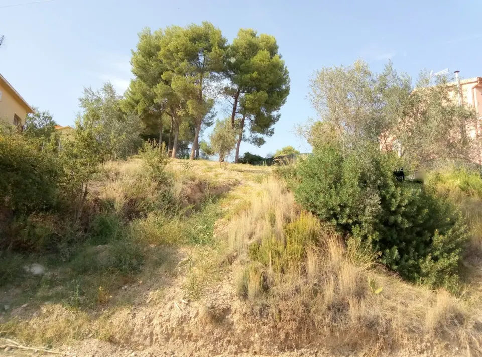 TERRENO CON ESTUPENDAS VISTAS EN ESPARRAGUERA A 30' DE BARCELONA