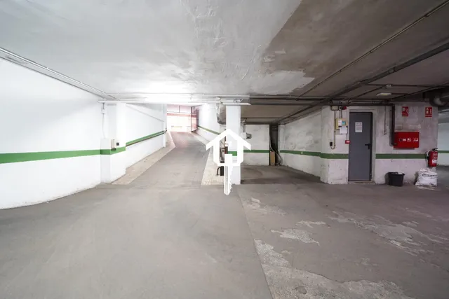 PISO DE 103 M2 CON GARAJE, TRASTERO Y BALCÓN EN PLENO CENTRO DE ALICANTE: 3ª PLANTA CON ASCENSOR — 40
