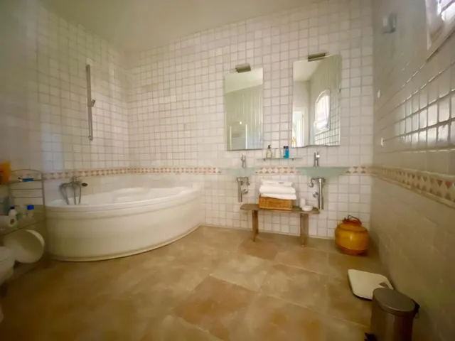 Exclusiva finca con masía, hotel, bodegas y 83 ha de terreno en el Priorat — 14