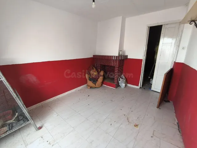 Casa de pueblo con terraza en el corazón de Lanjarón. Vive e