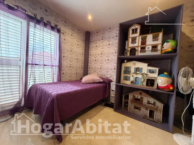 Privacidad y vida al aire libre en este exclusivo chalet con jardín, buhardilla y garaje en Masías — 25