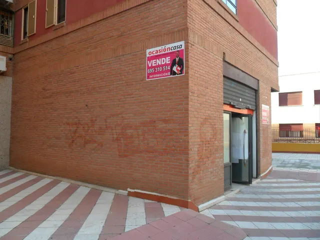 OPORTUNIDAD ÚNICA, LOCAL COMERCIAL O REALIZAR VIVIENDA como ESTUDIO  EN AV, MADRID , EL MEJOR PRECIO DE LA ZONA ¡¡GRAN CHOLLO!! — 8