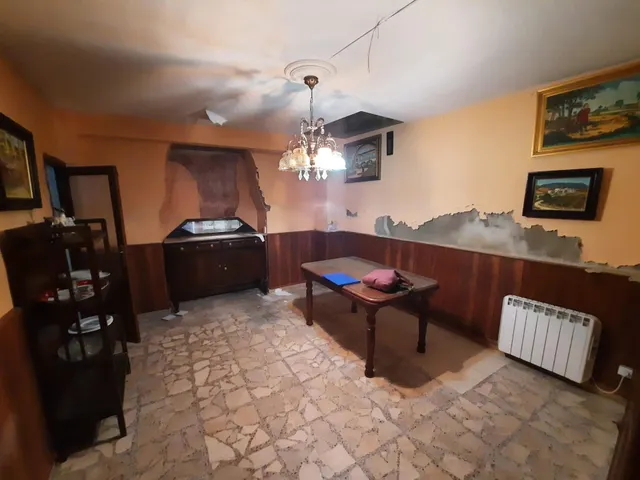 EXCELENTES POSIBILIDADES EN ZCNA CENTRO DE AYORA — 27