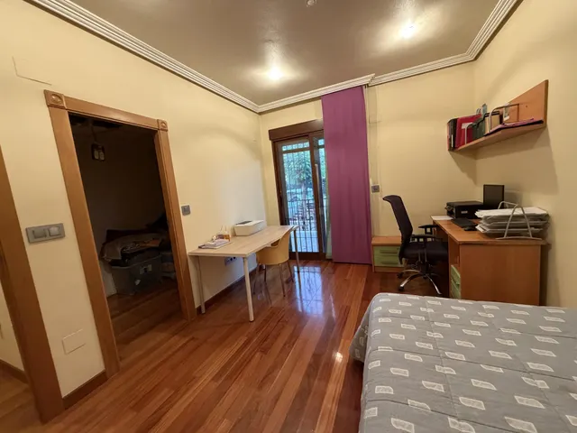 Chalet independiente con 400 m2 construidos, gran parcela y garaje — 29