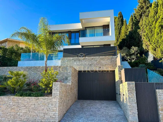 Magnífica villa con vistas al mar. - foto 2