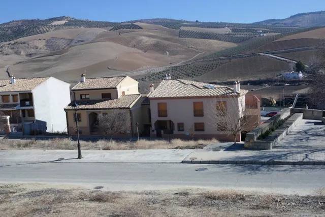 Inmejorable terreno con 2 frentes para la casa de tus sueños. — 7