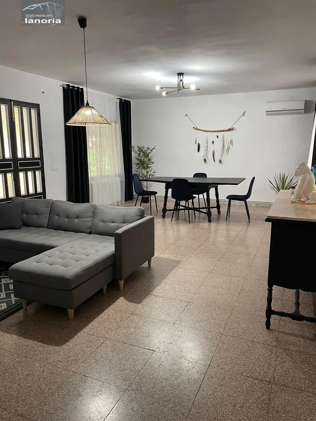 Grupo la Noria Vende Chalet de 7 dormitorios y piscina, zona urbanización los pinares del jucar. — 10