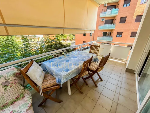 Piso exterior con balcón y piscina en tercera línea de mar, Lloret de Mar — 13