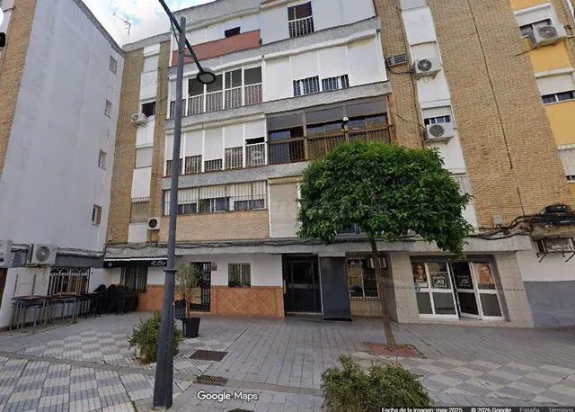 SE VENDE inmueble ALQUILADO en Dos Hermanas - foto 2