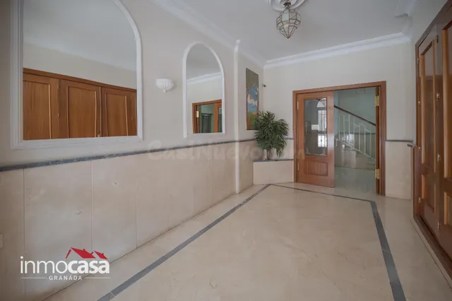 Se Vende amplio piso en zona Villarejo, con Terraza y Vistas - foto 5