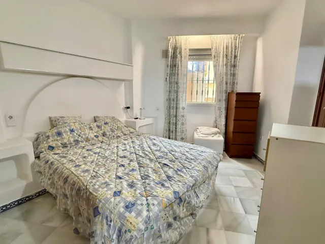 Apartamento con piscina comunitaria, Alicante, Torrevieja. 2 habitaciones, 66 m2, 200 metros del mar — 14