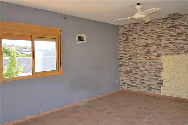 Casa adosada de 4 dormitorios con terraza para reformar en Algeciras — 23