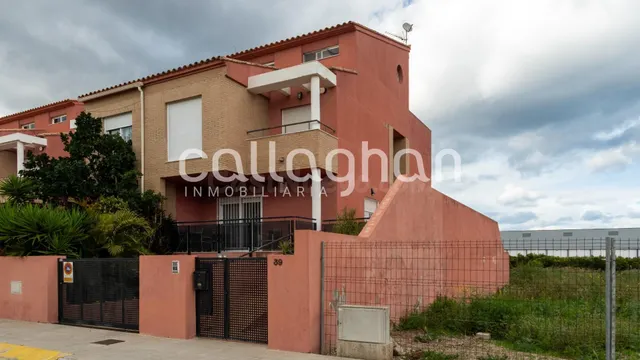 Espectacular casa en Real de Gandia: 3 entradas, buhardilla,