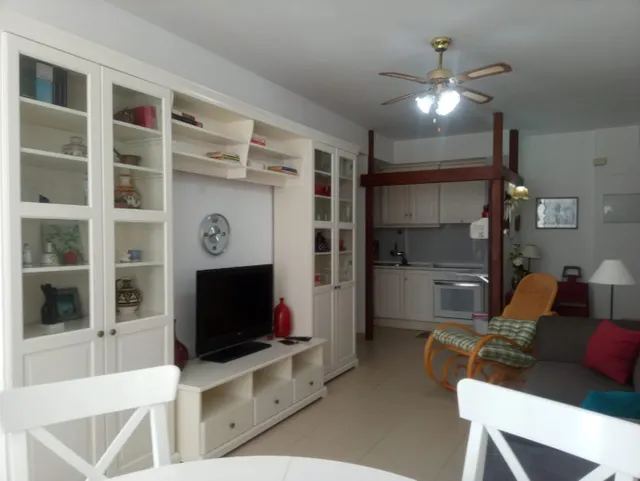 Alquiler de temporada /Uso distinto de Vivienda - 2 Dormitorios - Avenida — 2