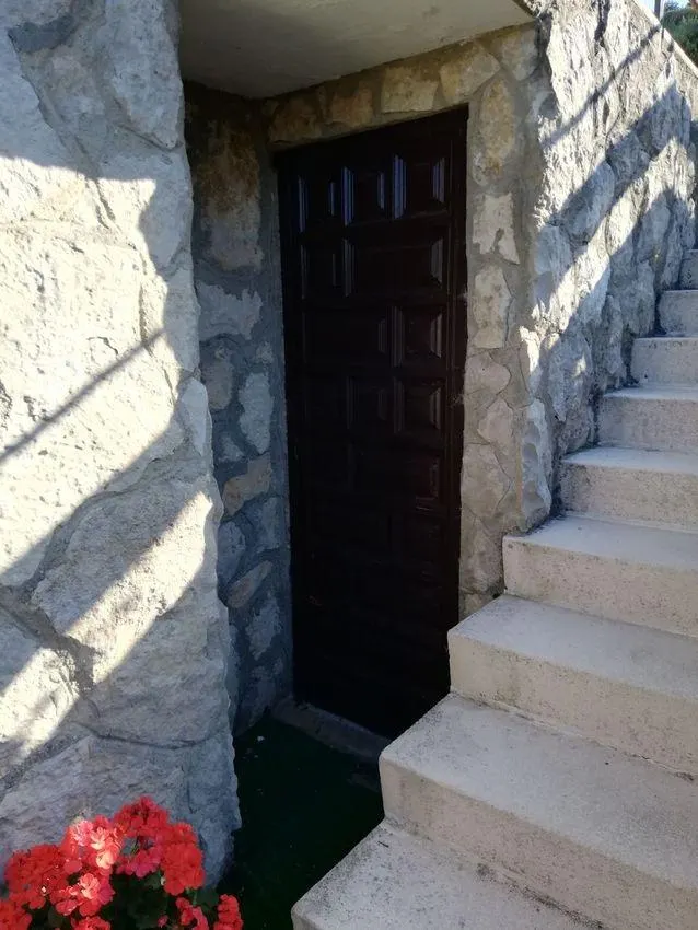 Chalet independiente con piscina, jardín y amplias posibilidades — 14