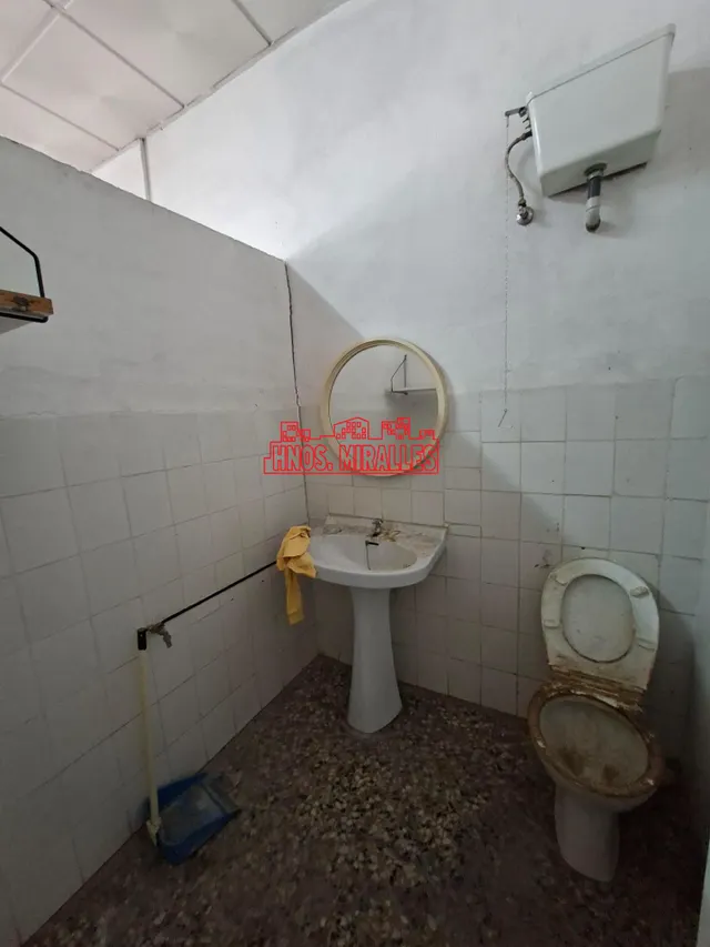 ¡¡ LOCAL ESQUINA TRANSFORMABLE EN VIVIENDA, EN CENTRO DE ASPE !! — 4