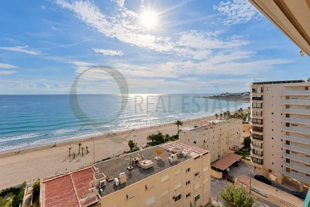 Vistas abiertas al mar y gran terraza en Cabo de las Huertas · 3 dormitorios y 2 baños — 16