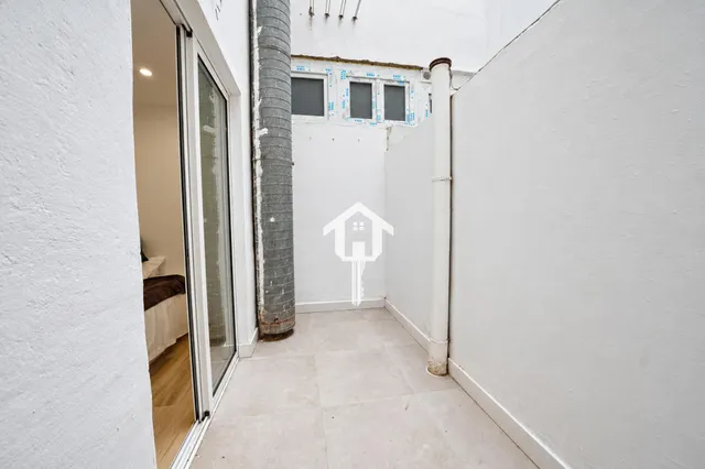 Entreplanta totalmente reformada con 2 patios en exclusiva en zona benalúa de Alicante — 32