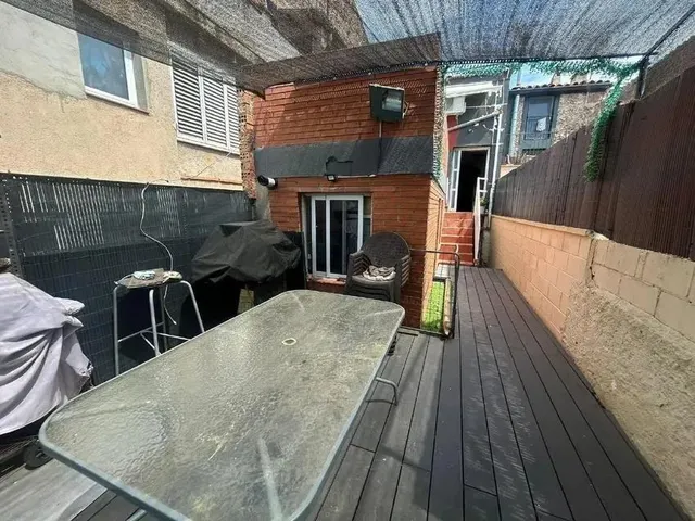 Casa con piscina privada, terrazas y posibilidad de garaje en el centro de Castellar del Vallès — 12