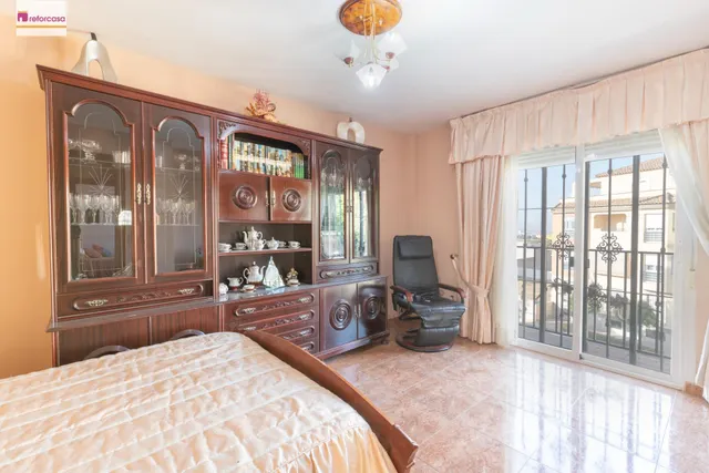 Casa independiente a 5 minutos de Granada en buen estado para entrar a vivir — 46