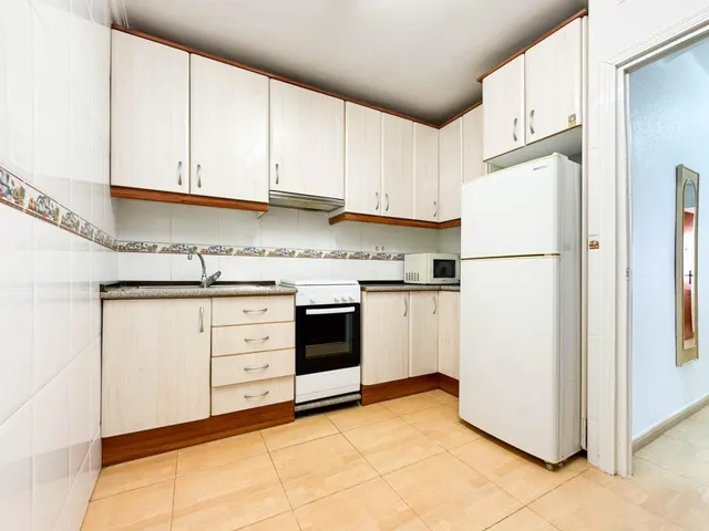 VIVIENDA EN EL CENTRO DE ELCHE: 3 DORMITORIOS, AMUEBLADA Y C - foto 5