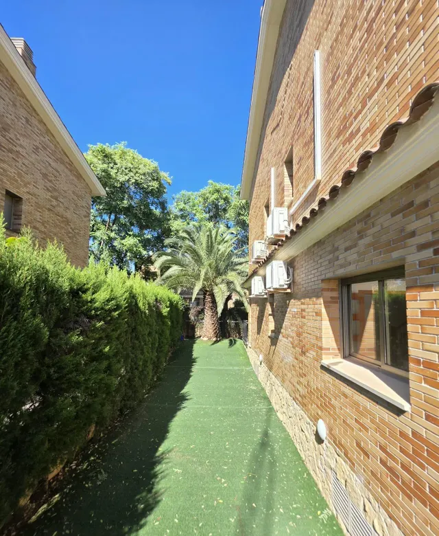 CASA CON JARDIN DE 4 habitaciones EN BARENYS — 45