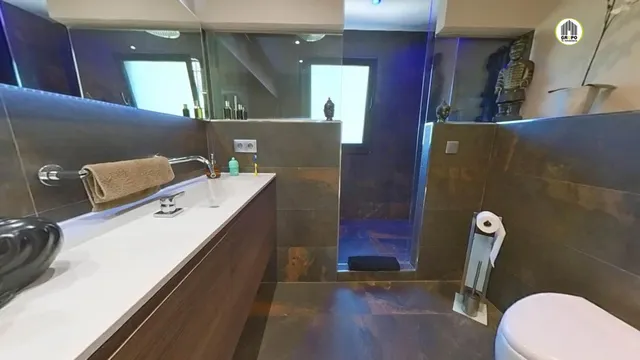 Casa reformada de tres plantas con piscina, jacuzzi, gimnasio, sauna  y vistas a parque natural — 10